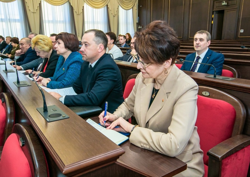 Как обеспечиваются рост доходов населения, покупательская способность и дополнительные гарантии, обсудили на Нацсовете