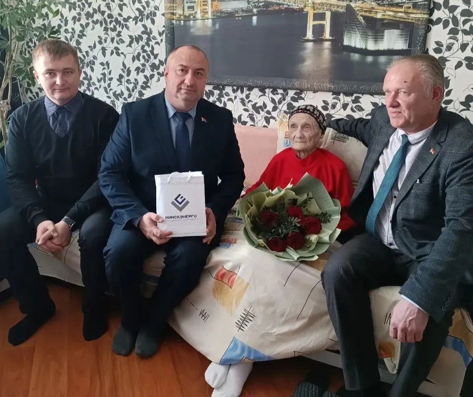 Профсоюз и руководство Столбцовских электросетей посетили вдов ветеранов