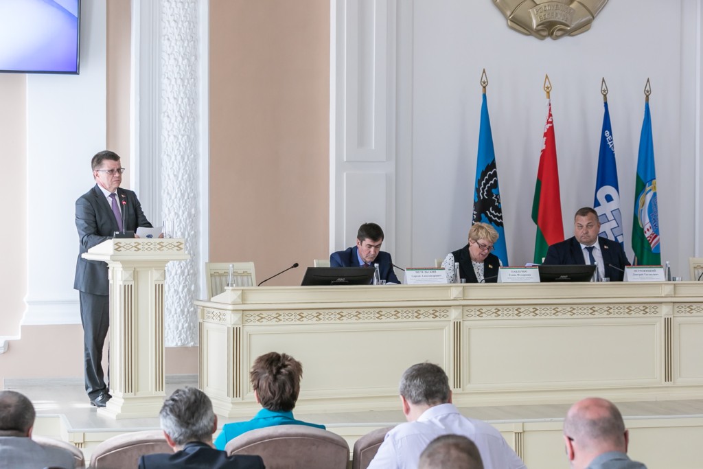 С акцентом на охрану труда: профсоюзы обсудили новые подходы к контролю за безопасностью работ во время уборочной