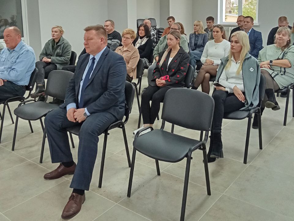 Правовое просвещение и прием граждан провел правовой инспектор труда