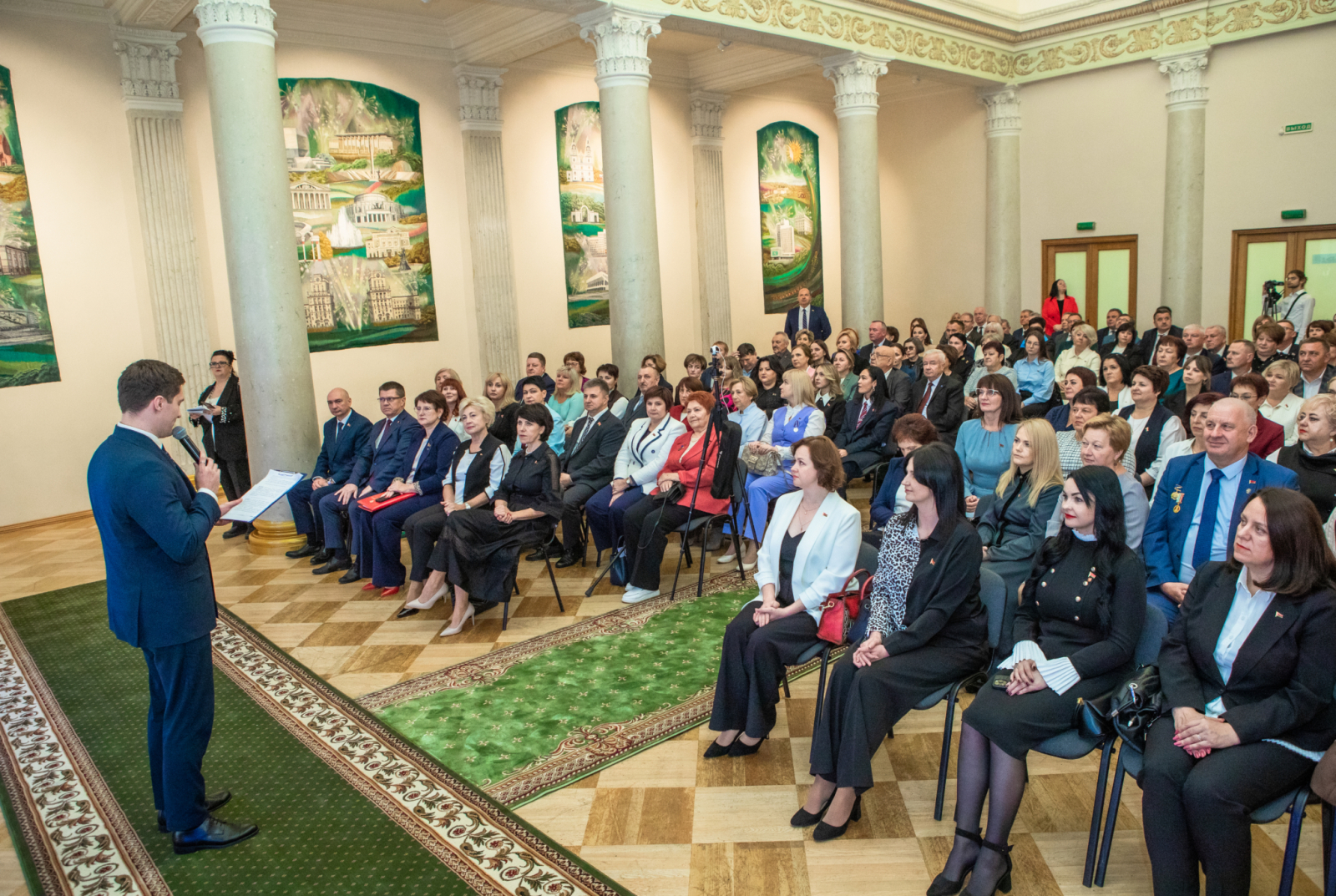 Награда за труд: во Дворце культуры профсоюзов прошла торжественная церемония награждения