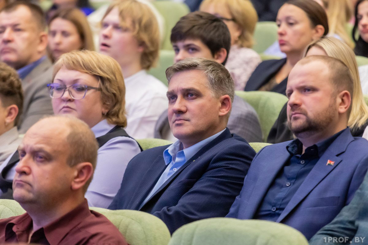 Искусство быть лидером. В национальном профцентре прошла лекция с участием Вадима Гигина