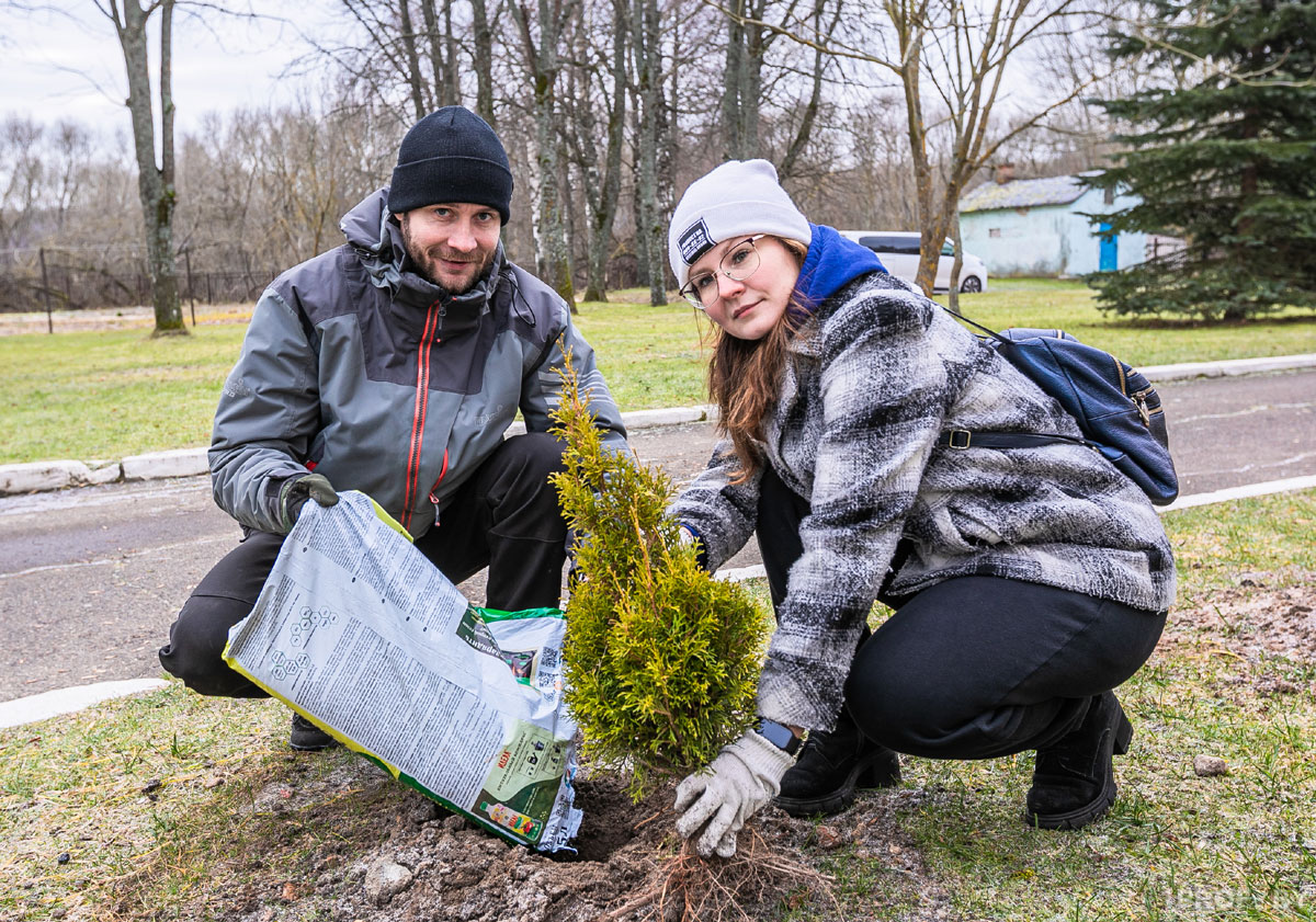 Молодежная аллея появилась в детском санатории «Свислочь»