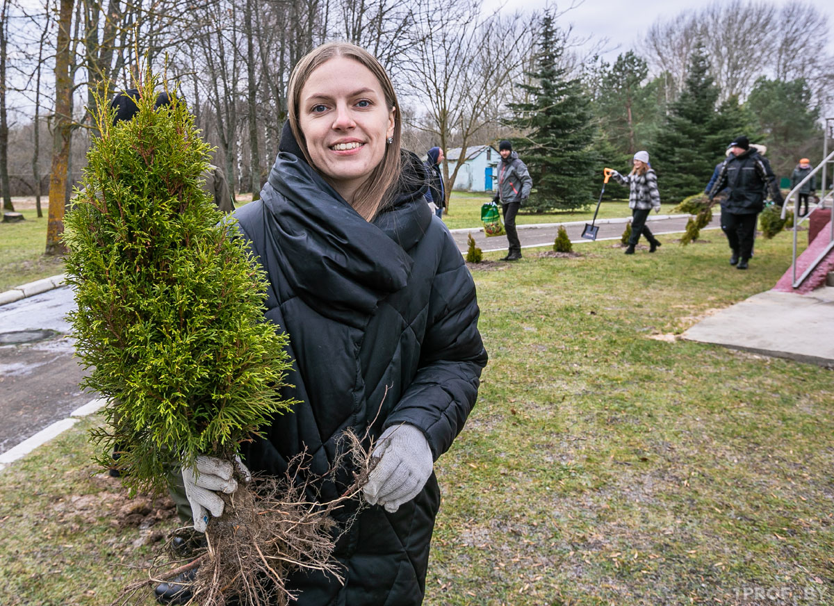 Молодежная аллея появилась в детском санатории «Свислочь»