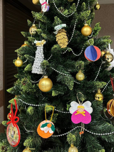 Творческий конкурс на лучшее новогоднее украшение ёлки в общежитии Минской ТЭЦ-4