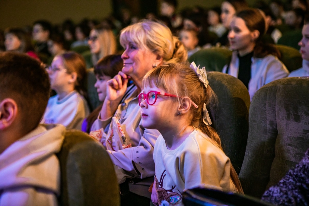 Праздник, который объединяет: главная профсоюзная елка собрала ребят в столице