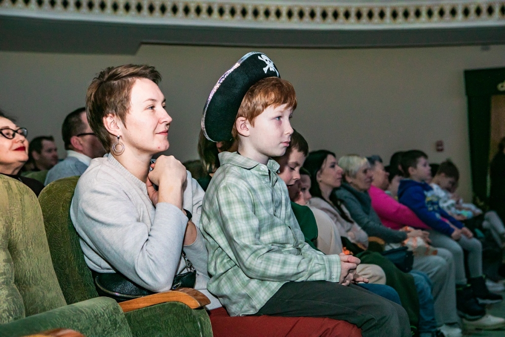 Праздник, который объединяет: главная профсоюзная елка собрала ребят в столице