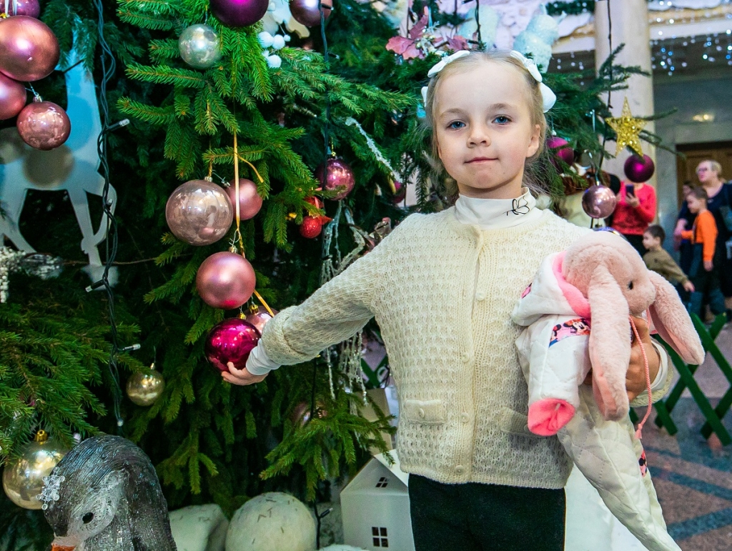 Праздник, который объединяет: главная профсоюзная елка собрала ребят в столице