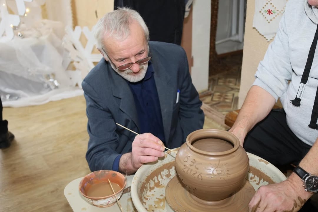 Творческий мастер-класс и чаепитие для пенсионеров в Логойском районе