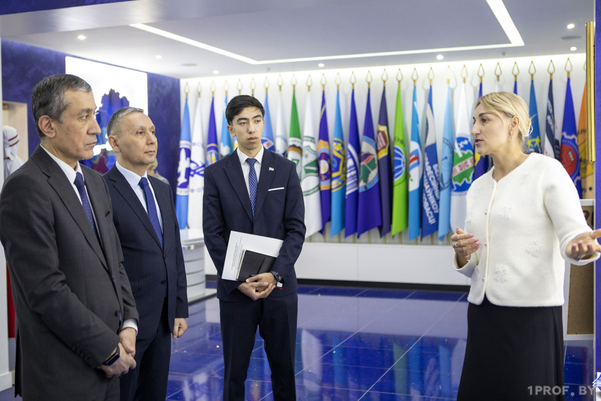 От охраны труда до туризма: председатель ФПБ и посол Узбекистана обсудили перспективы сотрудничества