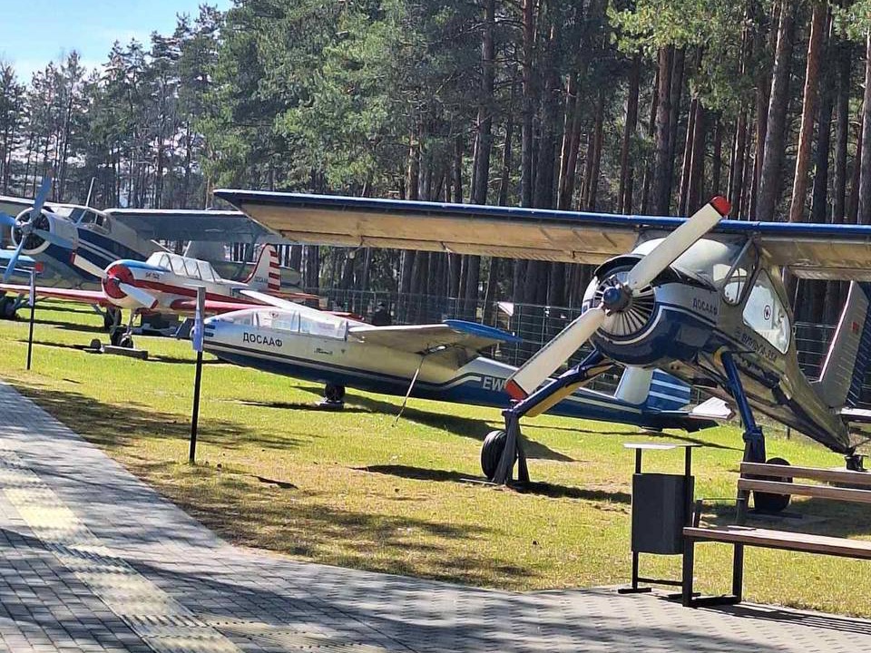 Работники Минской ТЭЦ-4 познакомились с устройством тракторостроения и историей авиации