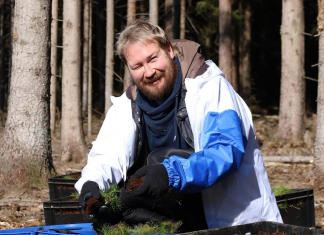 Республиканская акция «Лес! Дабро! Парадак!»: активисты Минских теплосетей высадили молодой лес в Пуховичском районе